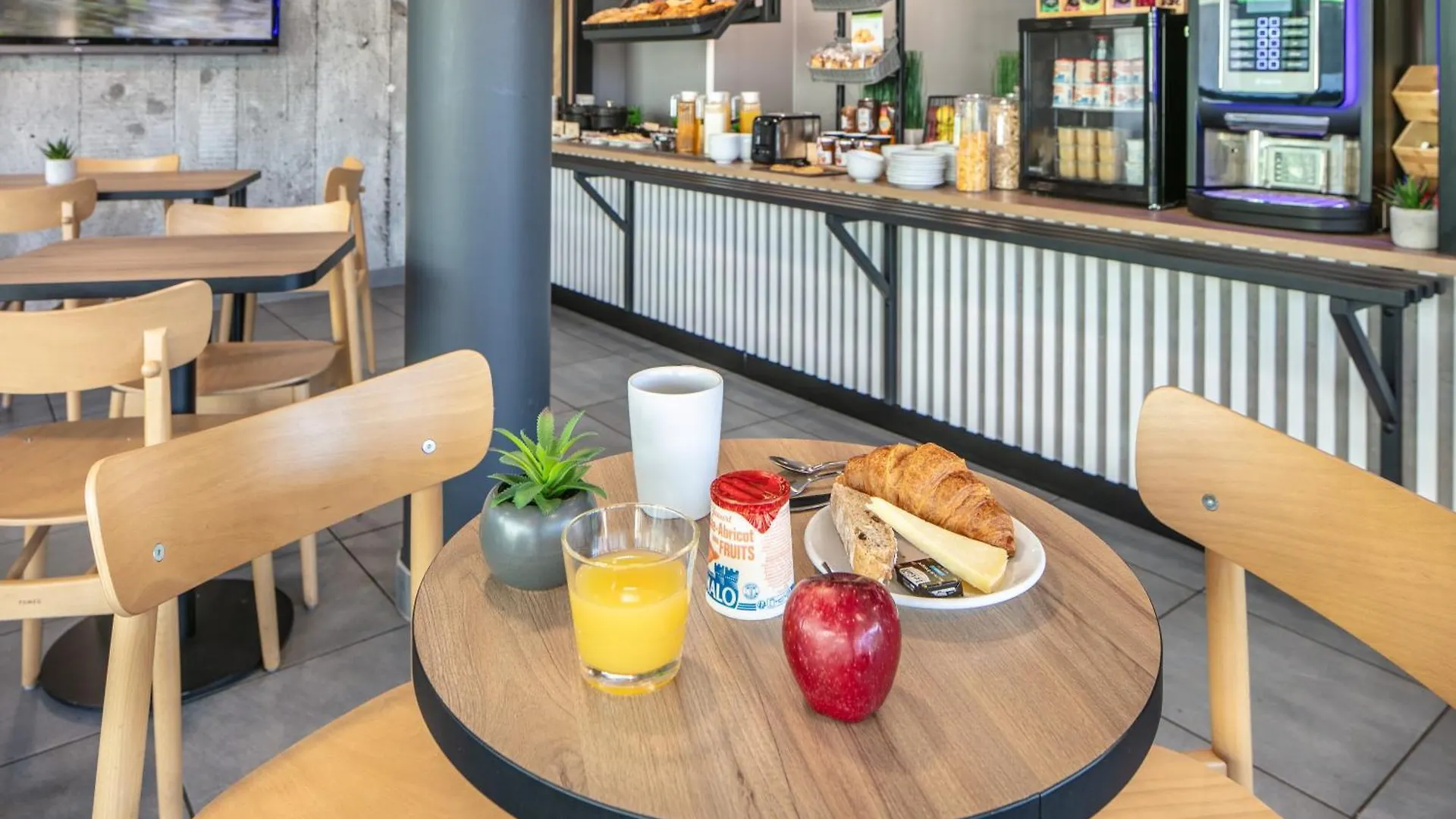 B&B Hotel Lyon Aeroport Saint-Quentin-Fallavier