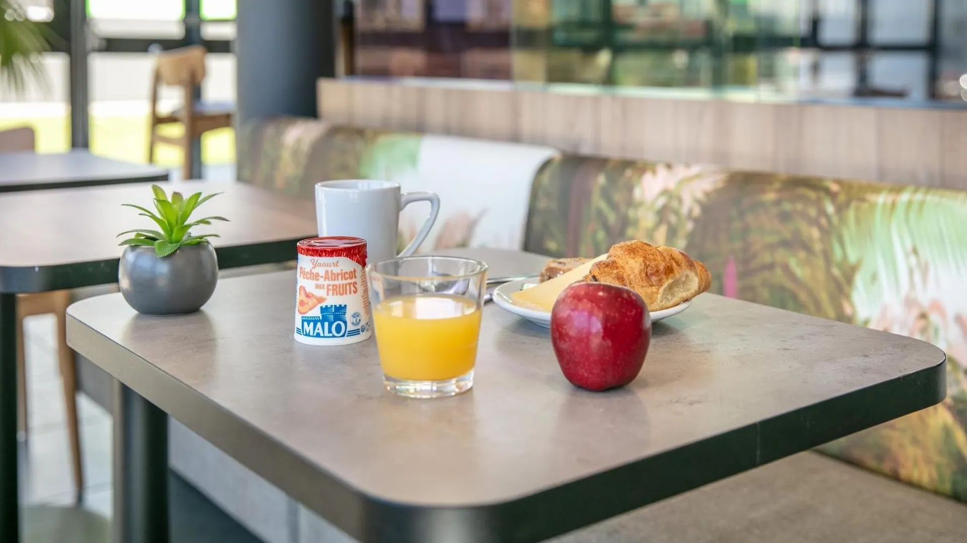 B&B Hotel Lyon Aeroport Saint-Quentin-Fallavier