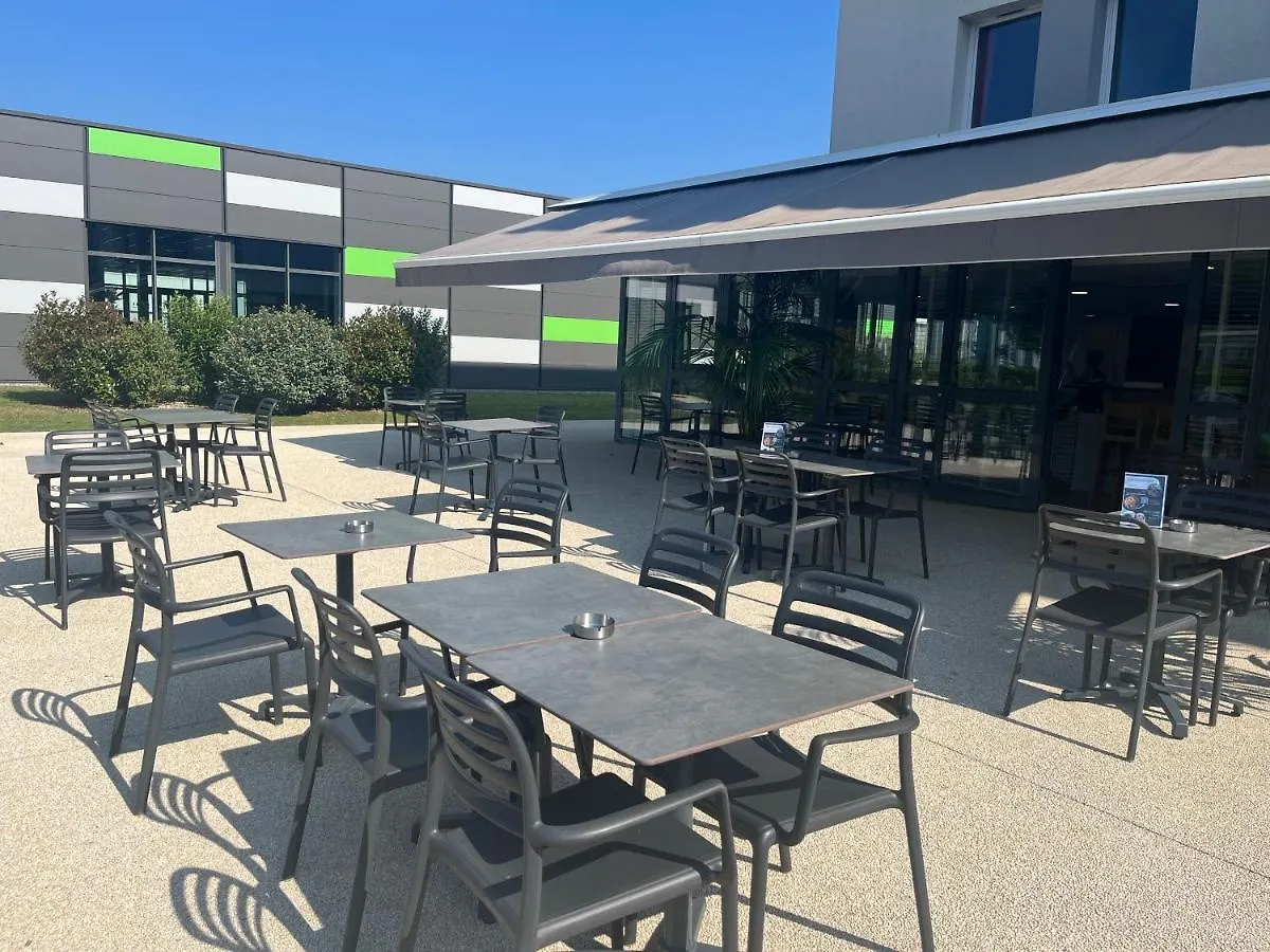 B&B Hotel Lyon Aeroport Saint-Quentin-Fallavier 2*,