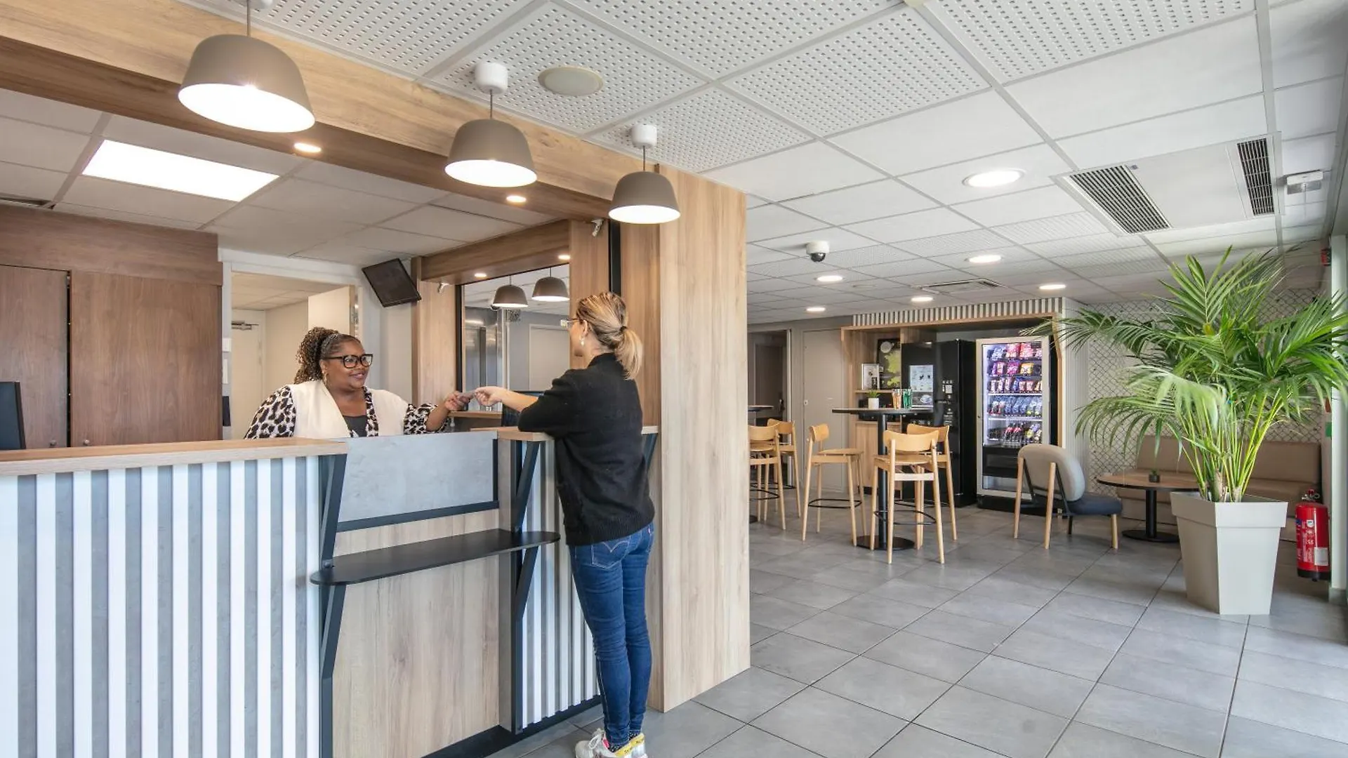 B&B Hotel Lyon Aeroport Saint-Quentin-Fallavier 2*,